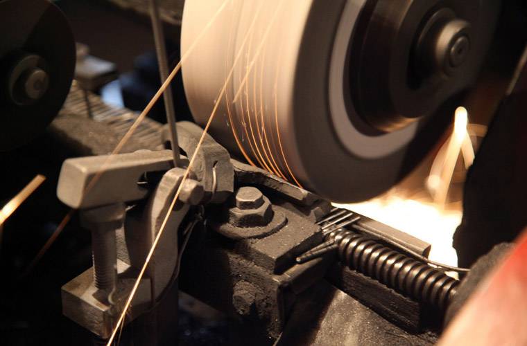 швейная иголка